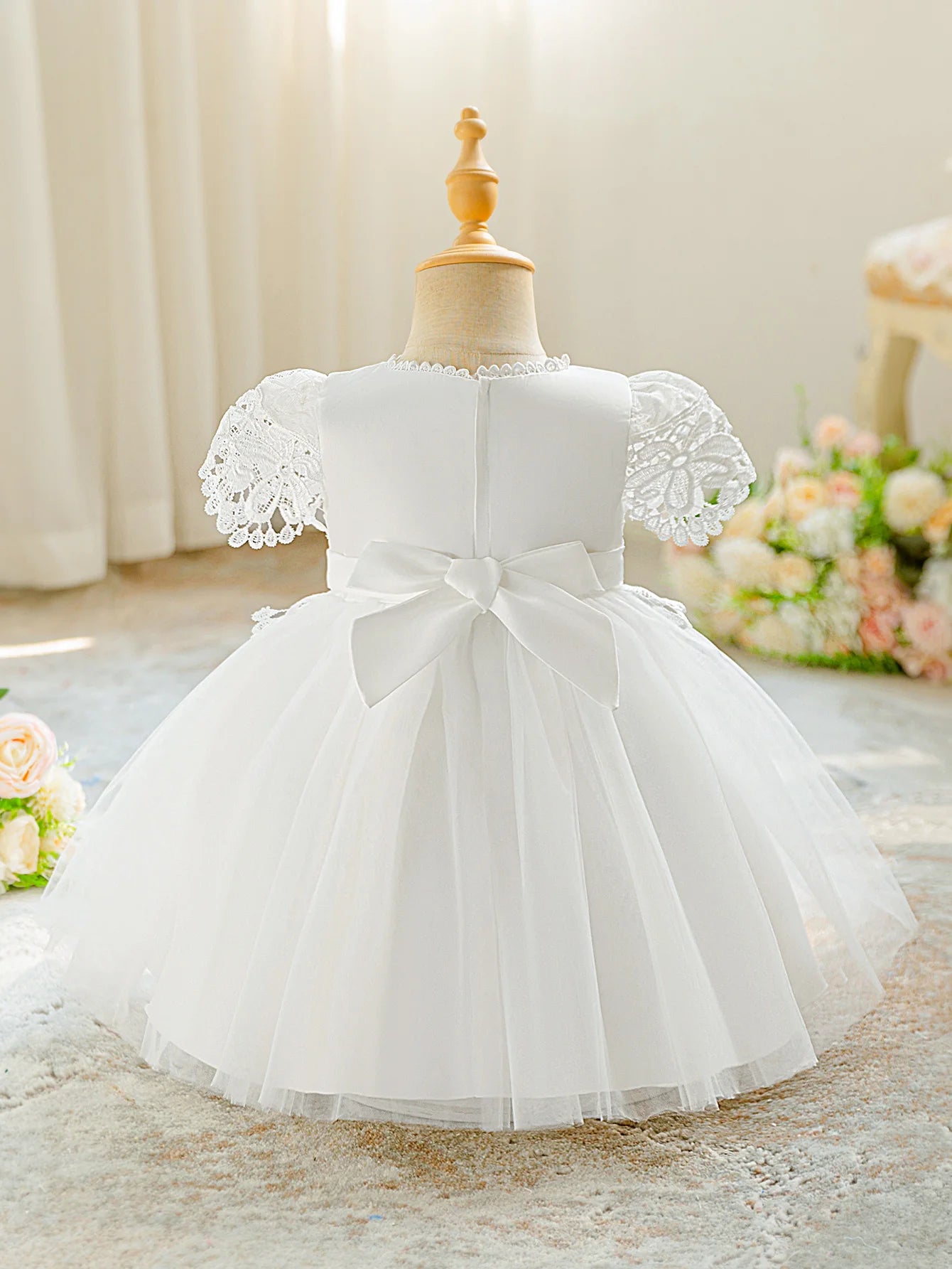 Girls' casual vacation round neck short sleeved white floral dress charming formal dress perfect for summer outings and beach